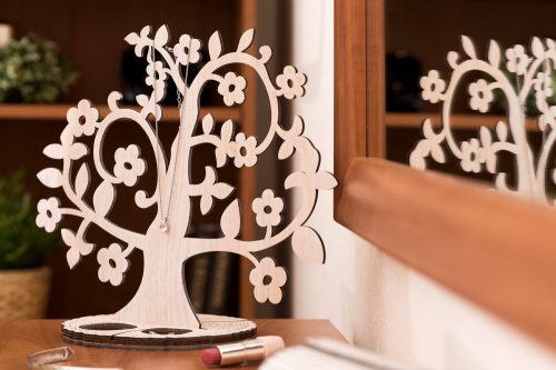 Krea-Wood jewelry holder, made by oak wood, with flowers, vintage white colour