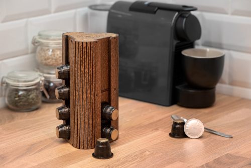Krea-Wood tölgyfából kézzel készült Nespresso kompatibilis kávékapszula tartó, barna színben