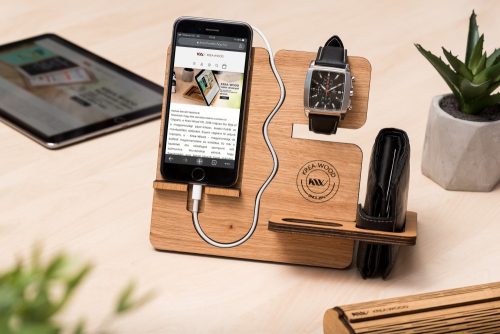Krea-Wood wooden handmade mobile phone holder. Made by oak wood, natural colour