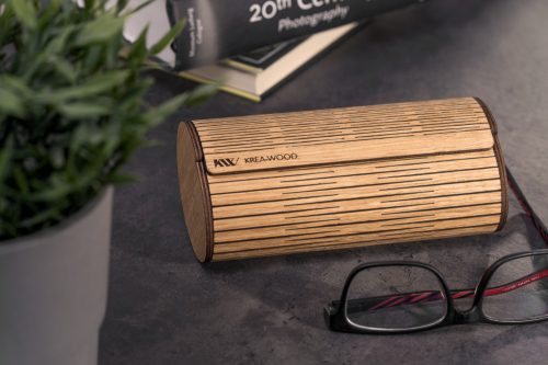 Krea-Wood wooden handmade glasses case with magnet. Made by oak wood, natural colour