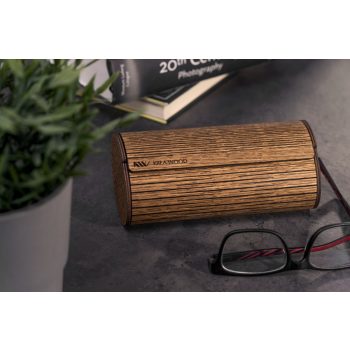   Krea-Wood wooden handmade glasses case with magnet. Made by oak wood, brown colour