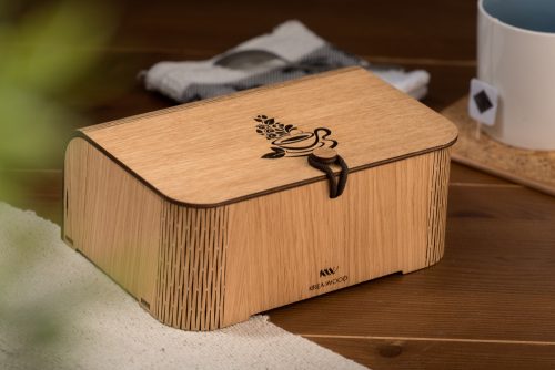 Krea-Wood tölgyfából kézzel készült teásdoboz teásccsésze motívummal, natúr színben