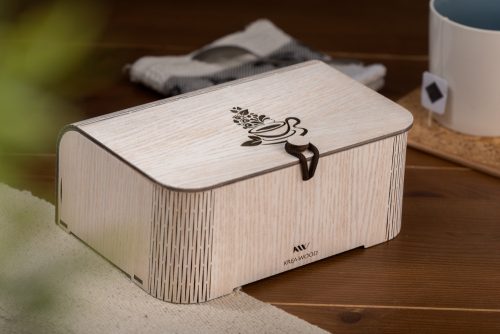 Krea-Wood tölgyfából kézzel készült teásdoboz teáscsésze motívummal, fehér színben