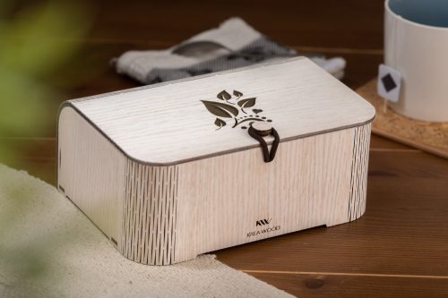 Krea-Wood tölgyfából kézzel készült teásdoboz tealevél motívummal, vintage fehér színben